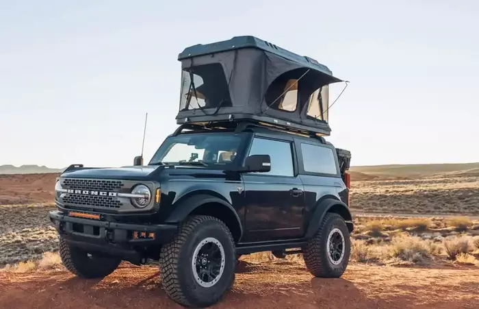 Roam Rambler Hardshell Rooftop Tent.